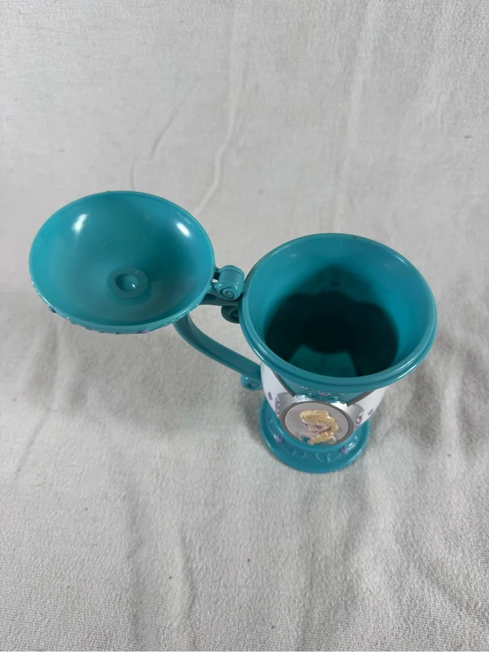 Disney on Ice Frozen Princess Elsa & Anna 7” Plastic Collectable Snow Cone Cup